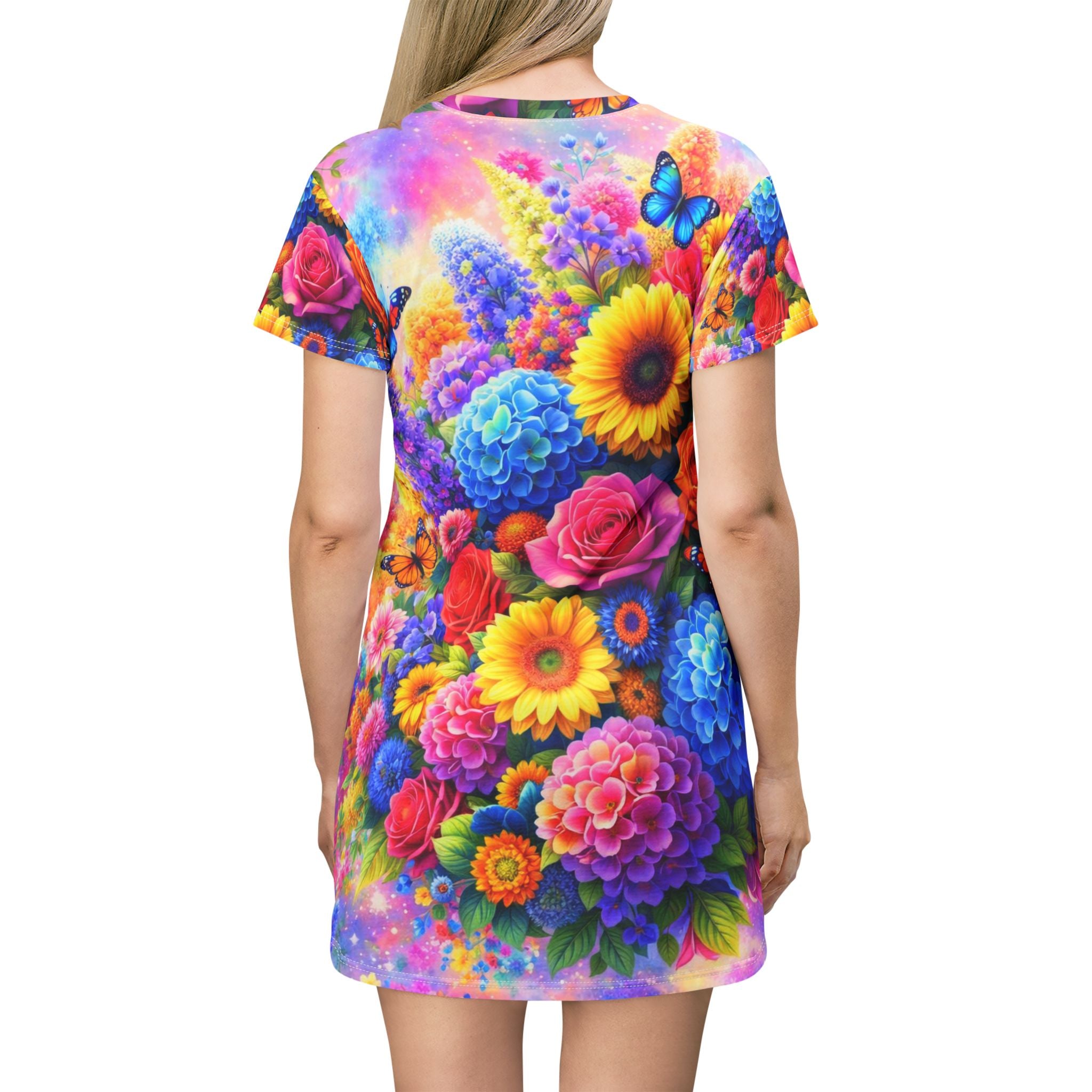 Floral Burst T-skjortekjole – Fargerikt heldekkende blomsterbukett-print